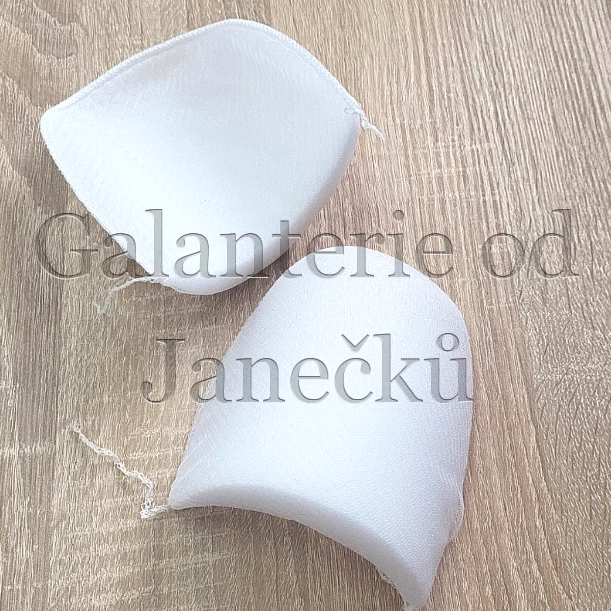 Vycpávky, tloušťka 18 mm, obšívané, BÍLÉ * 1pár